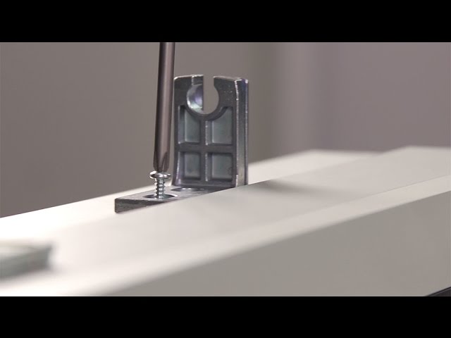 GEZE Powerchain Acționarea cu lanț GEZE Powerchain este soluția perfectă oriunde sunt necesare forțe mari sau lățimi foarte mari de deschidere, permițând viteze de deschidere foarte rapide, chiar și pentru ferestre foarte grele, în special în contextul instalațiilor de evacuare a fumului și a căldurii.
